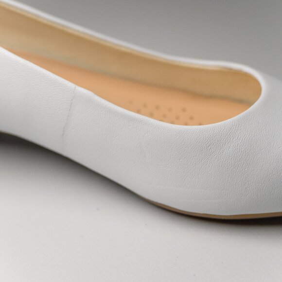 Easy Spirit Caldise Leather Low Heel Dress Shoes in White - Picture 7 of 15